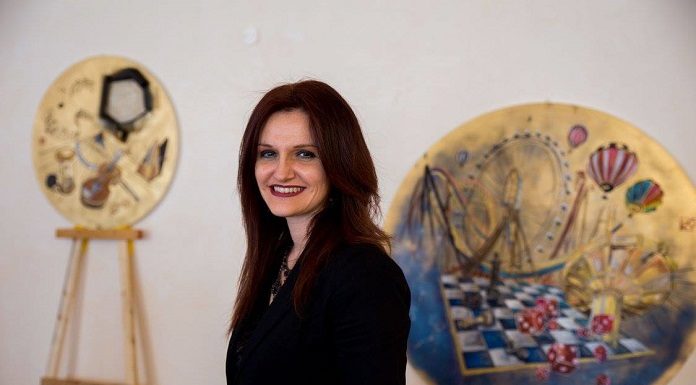 Roberta Gulotta, con l’arte e i viaggi nel cuore