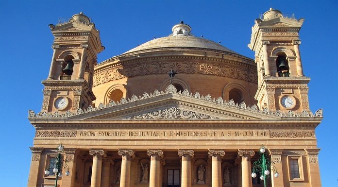 Malta: mare, storia, cultura e studio. Da giugno, una tassa di soggiorno per l’ambiente