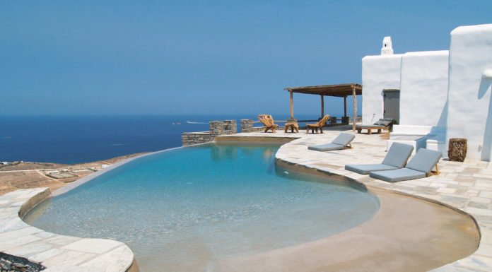 Grecia in ripresa. Isola di Naxos. Cresce il mercato delle case vacanza.