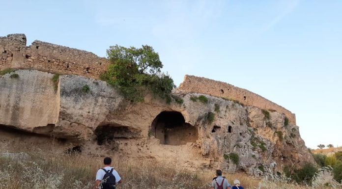 VIAGGIO A PIEDI NELLE GRAVINE DI GROTTAGLIE (TA)