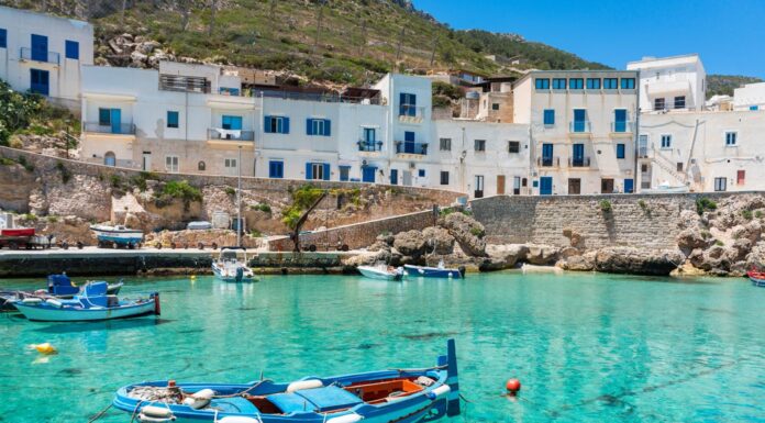 Isole Egadi: cuore del Mediterraneo. Bellezza naturale e storia millenaria